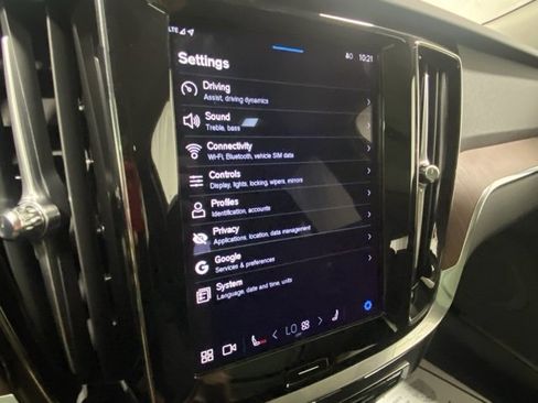 Certified 2024 Volvo V60 B5 Cross Country Plus image 23