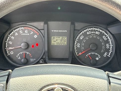 Used 2017 Toyota Tacoma SR RWD image 21