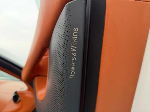 Used 2017 McLaren 570S image 18