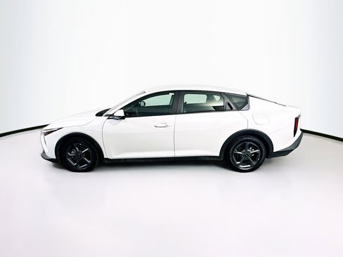 Used 2025 Kia K4 LXS image 4