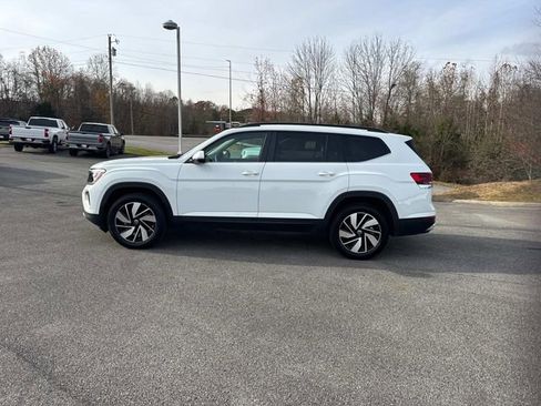 Used 2025 Volkswagen Atlas SE image 7