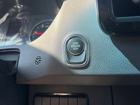 Used 2025 Mercedes-Benz Sprinter 2500 image 19