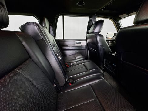 Used 2017 Ford Expedition XLT w/ Equipment Group 202A AWD/4WD image 24
