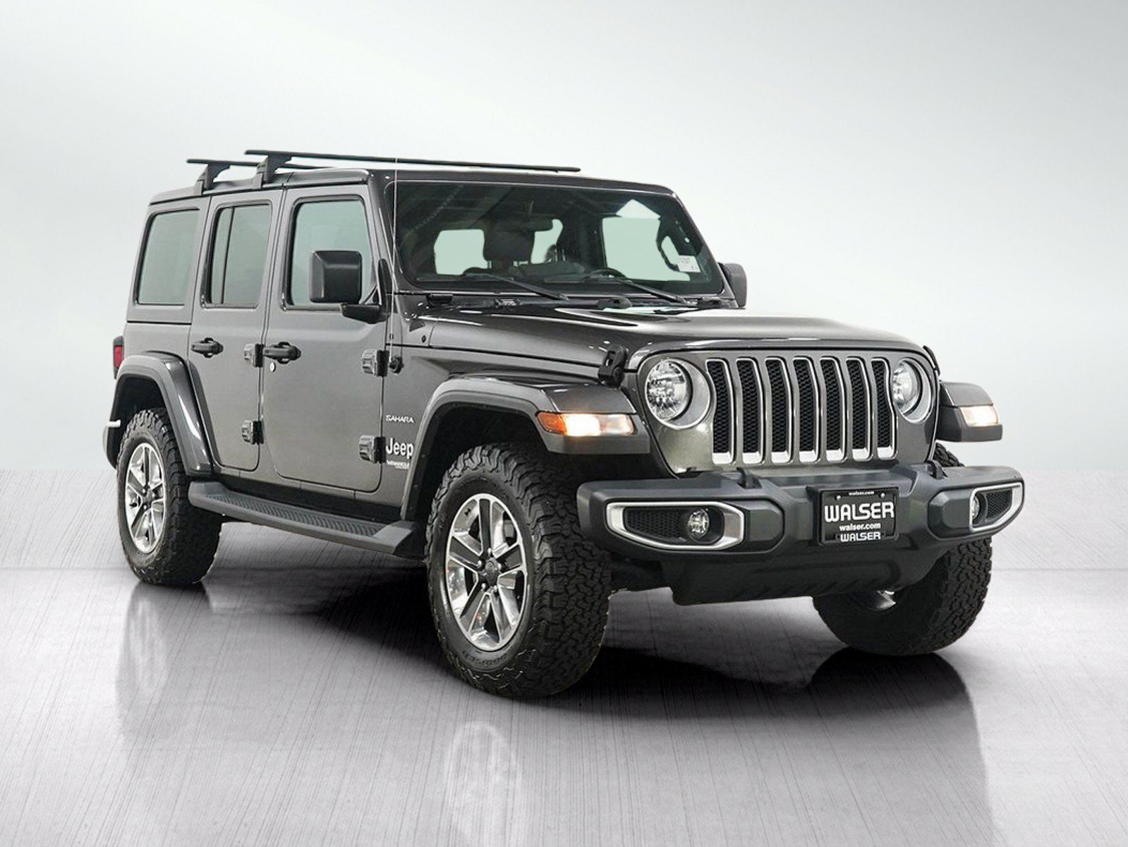 Used 2018 Jeep Wrangler Unlimited Sahara w/ Cold Weather Group AWD/4WD image 7