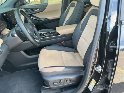 Used 2025 Chevrolet Equinox ACTIV w/ Safety and Technology Package AWD/4WD image 15