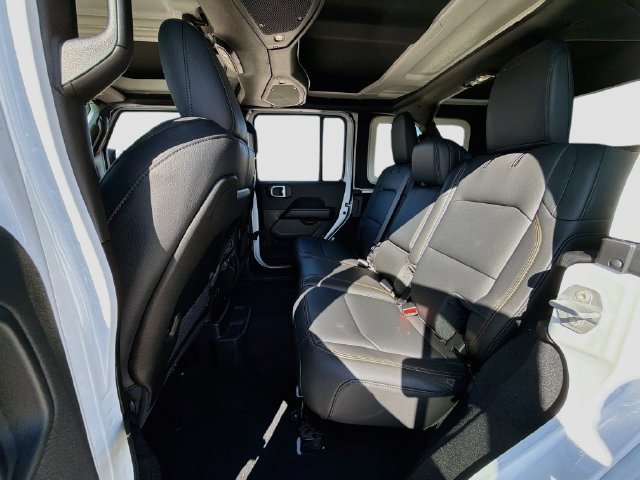 New 2027 Jeep Wrangler Unlimited Sahara AWD/4WD image 24