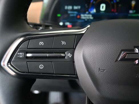 Used 2026 Chevrolet Equinox ACTIV w/ Convenience Package III FWD image 18