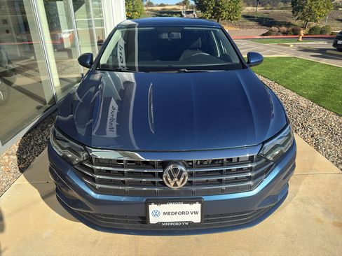 Used 2019 Volkswagen Jetta S image 2