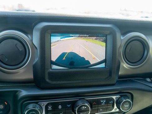 Used 2022 Jeep Wrangler Sport AWD/4WD image 21