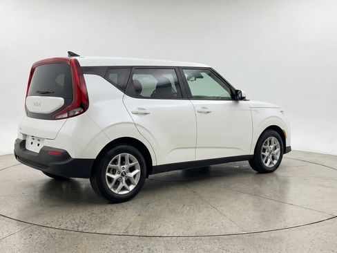 Used 2025 Kia Soul LX w/ LX Technology Package FWD image 9