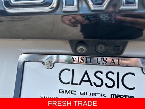 Used 2023 GMC Yukon Denali Ultimate AWD/4WD image 9
