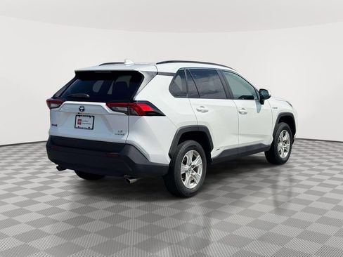 Used 2021 Toyota RAV4 LE AWD/4WD image 7