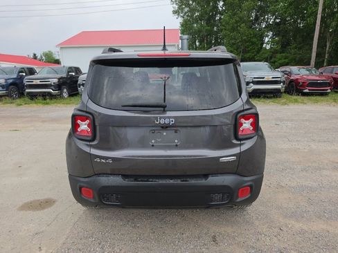 Used 2016 Jeep Renegade Latitude w/ Cold Weather Group AWD/4WD image 6