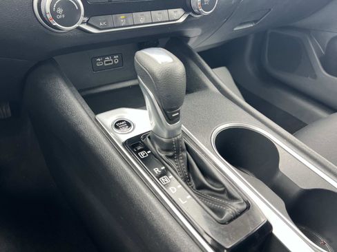 Used 2022 Nissan Altima 2.5 SV FWD image 16