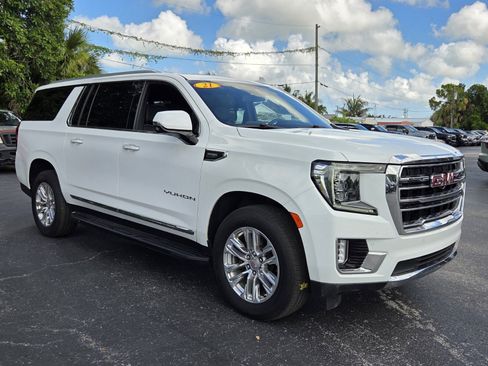 Certified 2021 GMC Yukon XL SLT w/ SLT Premium Package AWD/4WD image 7