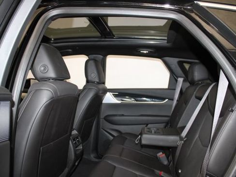 Certified 2024 Cadillac XT5 Premium Luxury w/ LPO, Floor Liner Package AWD/4WD image 9