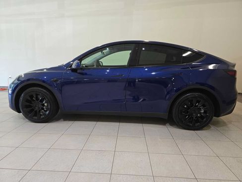Used 2023 Tesla Model Y Long Range AWD/4WD image 3