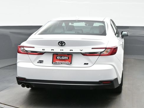 Used 2025 Toyota Camry SE w/ Multimedia Upgrade Package AWD/4WD image 5