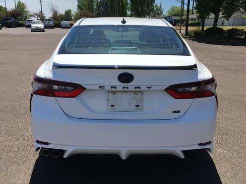 Used 2024 Toyota Camry SE FWD image 5