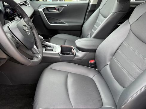 Used 2025 Toyota RAV4 Limited FWD image 8