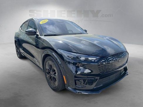 Certified 2025 Ford Mustang Mach-E GT image 2