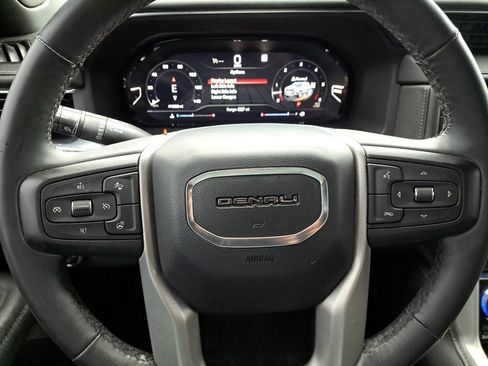 Used 2023 GMC Yukon XL Denali AWD/4WD image 27