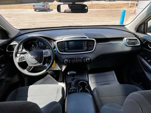 Used 2020 Kia Sorento AWD V6 image 32