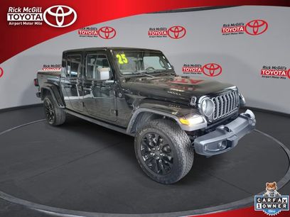 Used 2025 Jeep Gladiator Sport