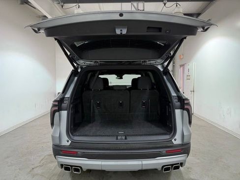 Certified 2024 Chevrolet Traverse LT FWD image 8