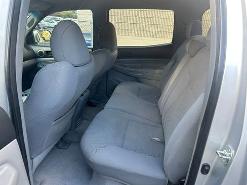Used 2011 Toyota Tacoma 4x4 Double Cab image 8