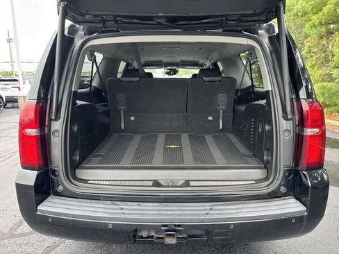 Used 2019 Chevrolet Suburban LT RWD image 14