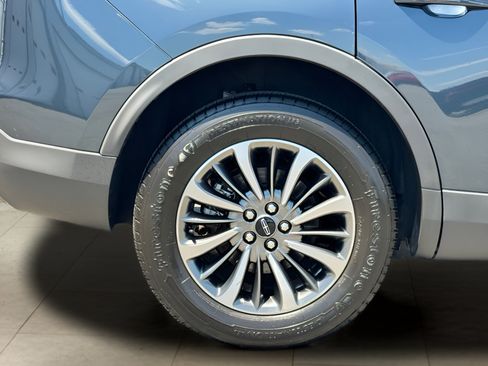 Used 2023 Lincoln Nautilus FWD image 40