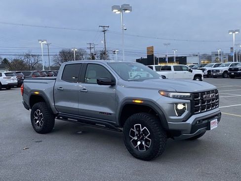 Used 2025 GMC Canyon AT4 w/ AT4X Package image 7