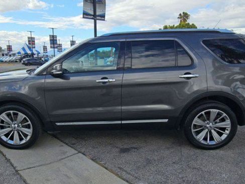 Used 2018 Ford Explorer Limited image 5