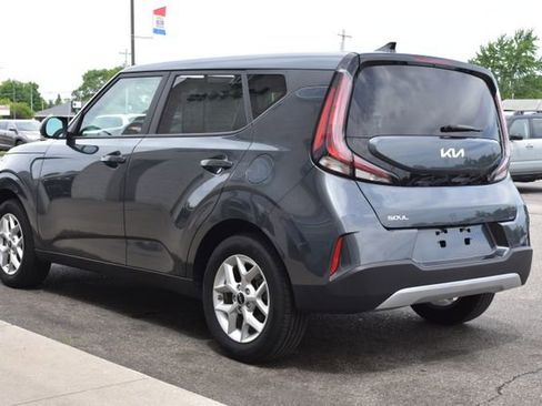 Used 2025 Kia Soul LX w/ LX Technology Package FWD image 12