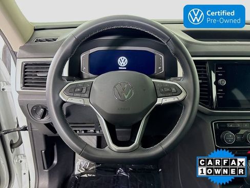 Certified 2022 Volkswagen Atlas SE w/ Panoramic Sunroof Package image 12