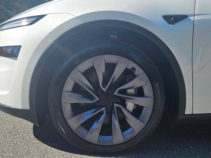 Used 2026 Tesla Model Y AWD image 18