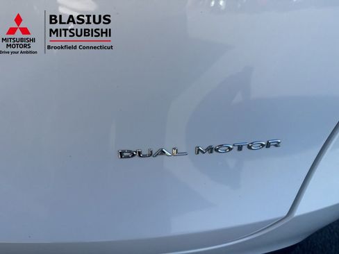Used 2024 Tesla Model Y Long Range AWD/4WD image 35