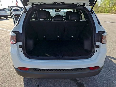 Used 2024 Jeep Compass Latitude AWD/4WD image 29