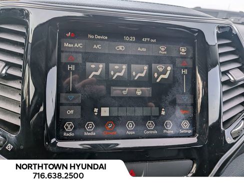 Used 2019 Jeep Cherokee Limited image 22