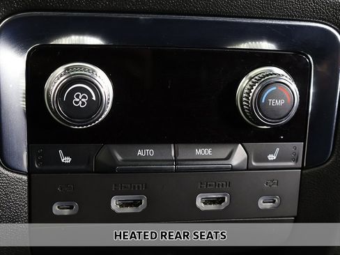 Used 2024 GMC Yukon Denali w/ Advanced Technology Package image 13