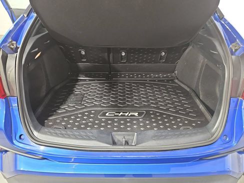 Used 2022 Toyota C-HR XLE FWD image 23