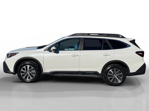 Used 2022 Subaru Outback Premium image 2