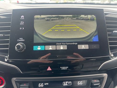 Used 2020 Honda Pilot Touring image 17