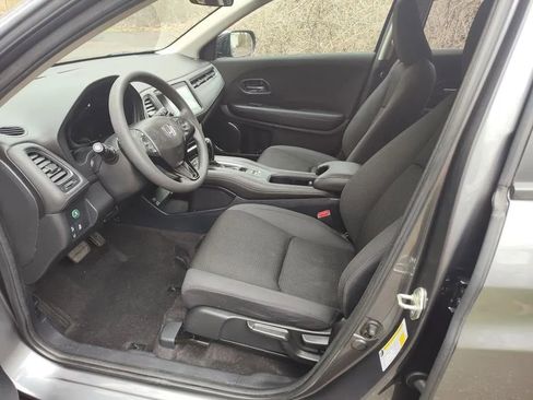 Used 2019 Honda HR-V EX image 8