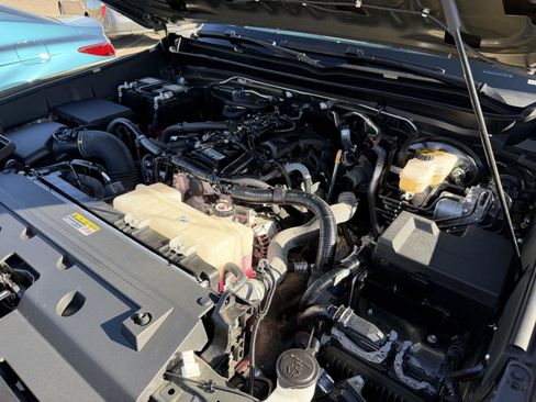 Used 2025 Toyota Tacoma TRD Sport AWD/4WD image 44