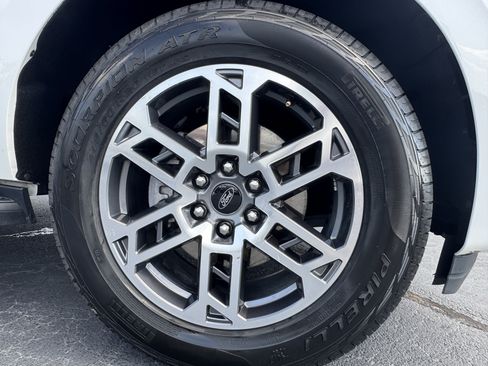 Certified 2025 Ford Expedition Active AWD/4WD image 15