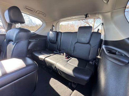Used 2024 Nissan Armada SL w/ Captain's Chairs Package image 16