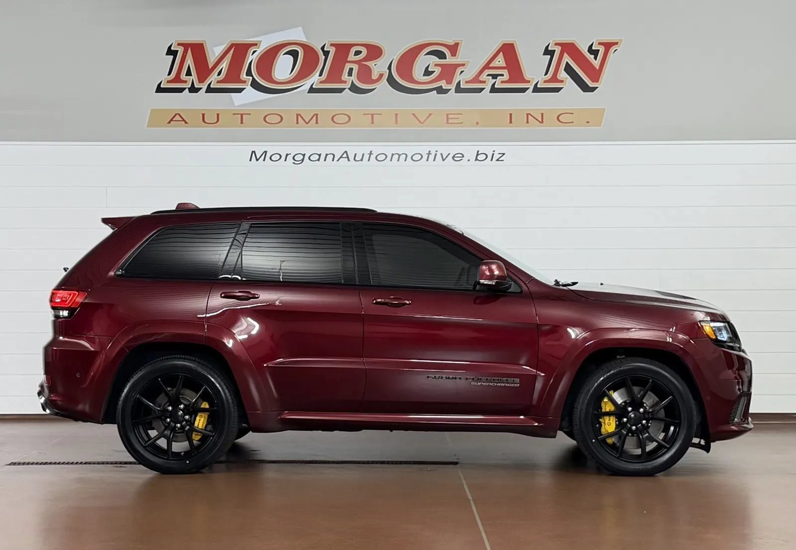 Used 2018 Jeep Grand Cherokee Trackhawk AWD/4WD image 2