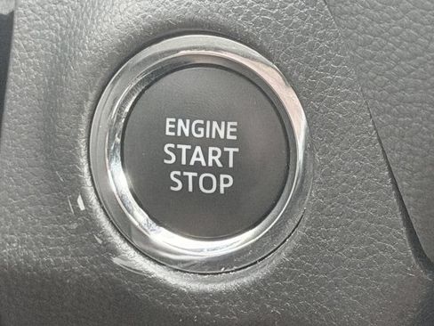 Used 2025 Toyota RAV4 XLE FWD image 20